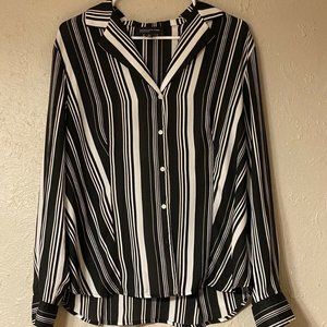 Classic Jones New York, Black & White Striped, Button Up. Sleek and flattering.